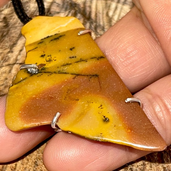 Yellow Mookaite Pendant 2 1/4” - Picture 4 of 10